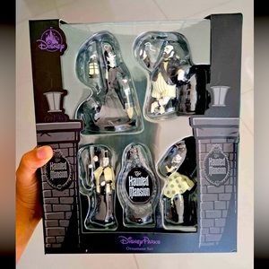Haunted Mansion Ornament Set